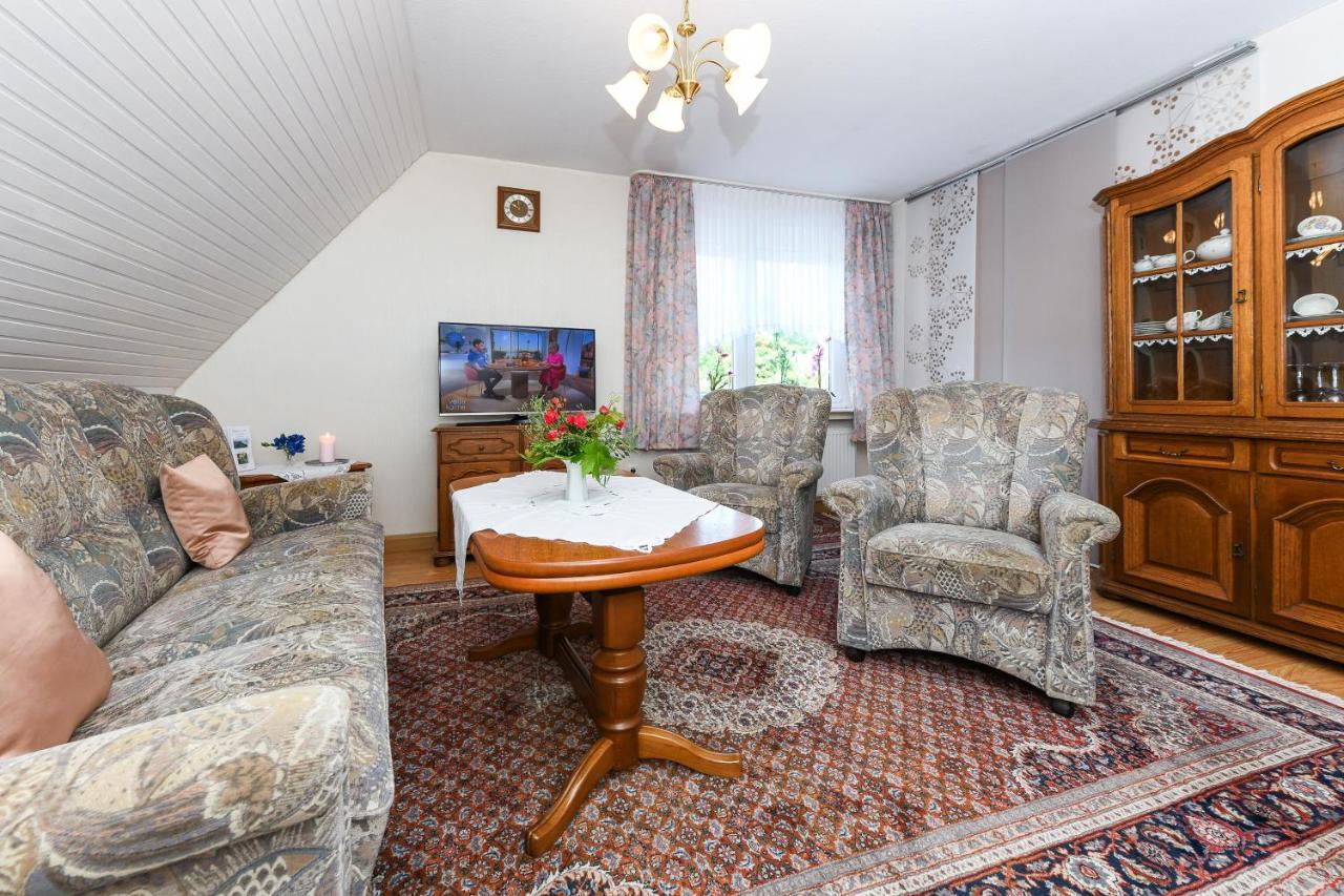 Ferienwohnung Im Haus Weinstock Esens Exteriör bild