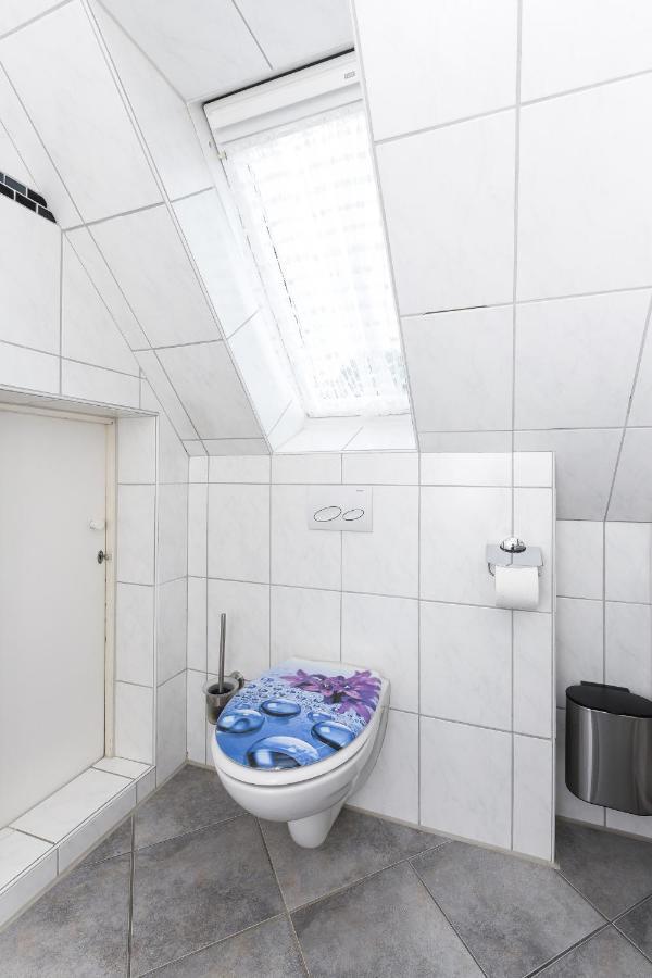 Ferienwohnung Im Haus Weinstock Esens Exteriör bild